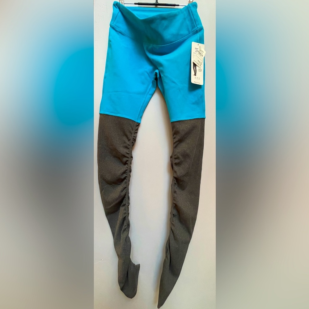 Brand New Alo Yoga Goddess Ribbed Leggings Large Blue Heather